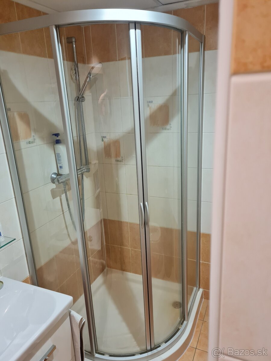 Kúpeľňový kút Ronal, bez vaničky