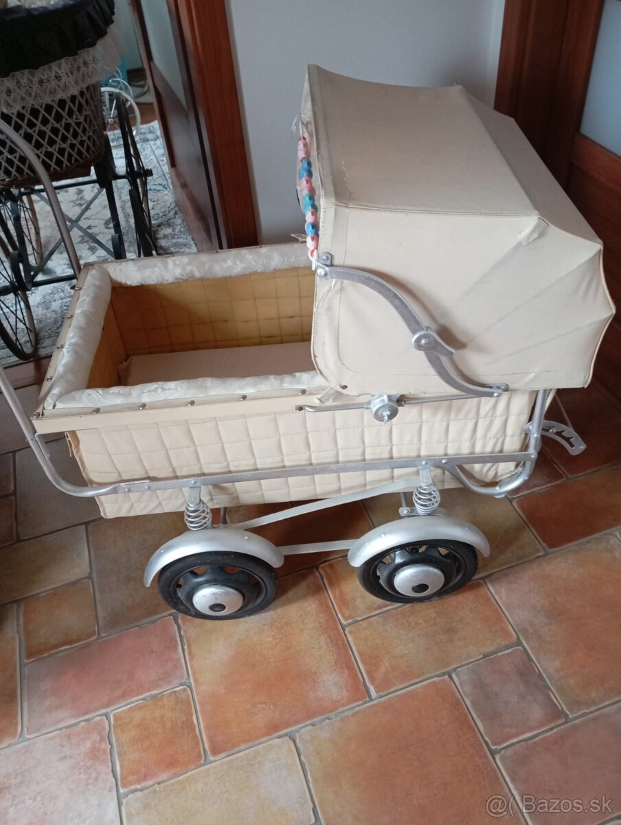 Retro kočik na dieťa