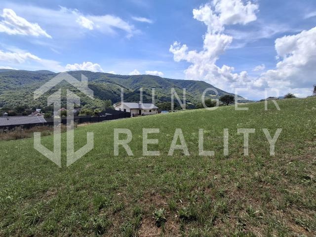 Na predaj slnečný pozemok v obci Rakovnica