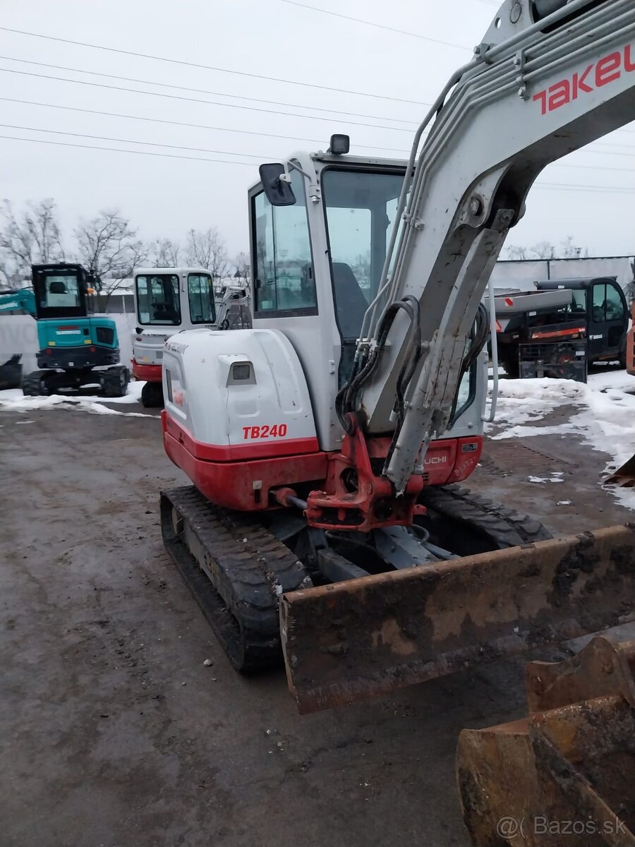 Takeuchi TB240