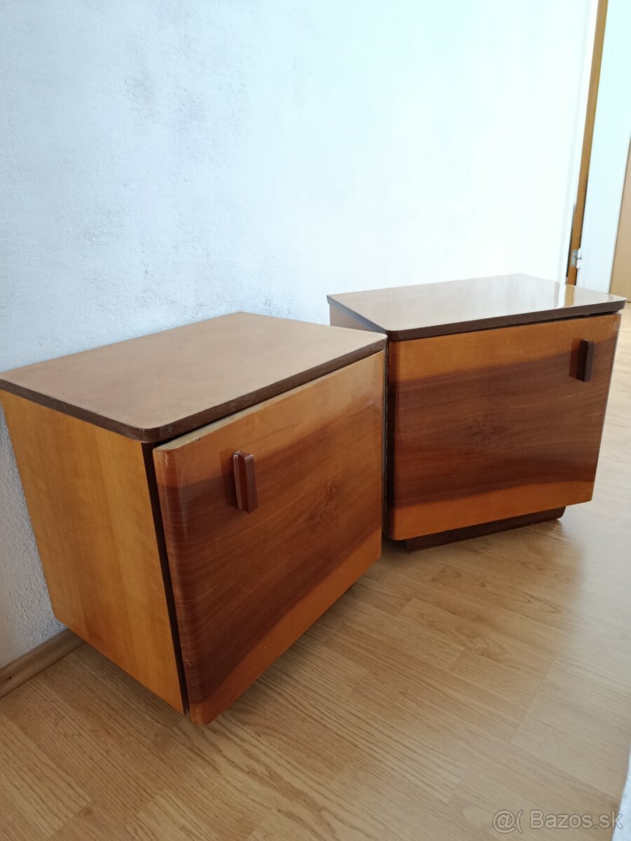 Retro-nočné stolíky