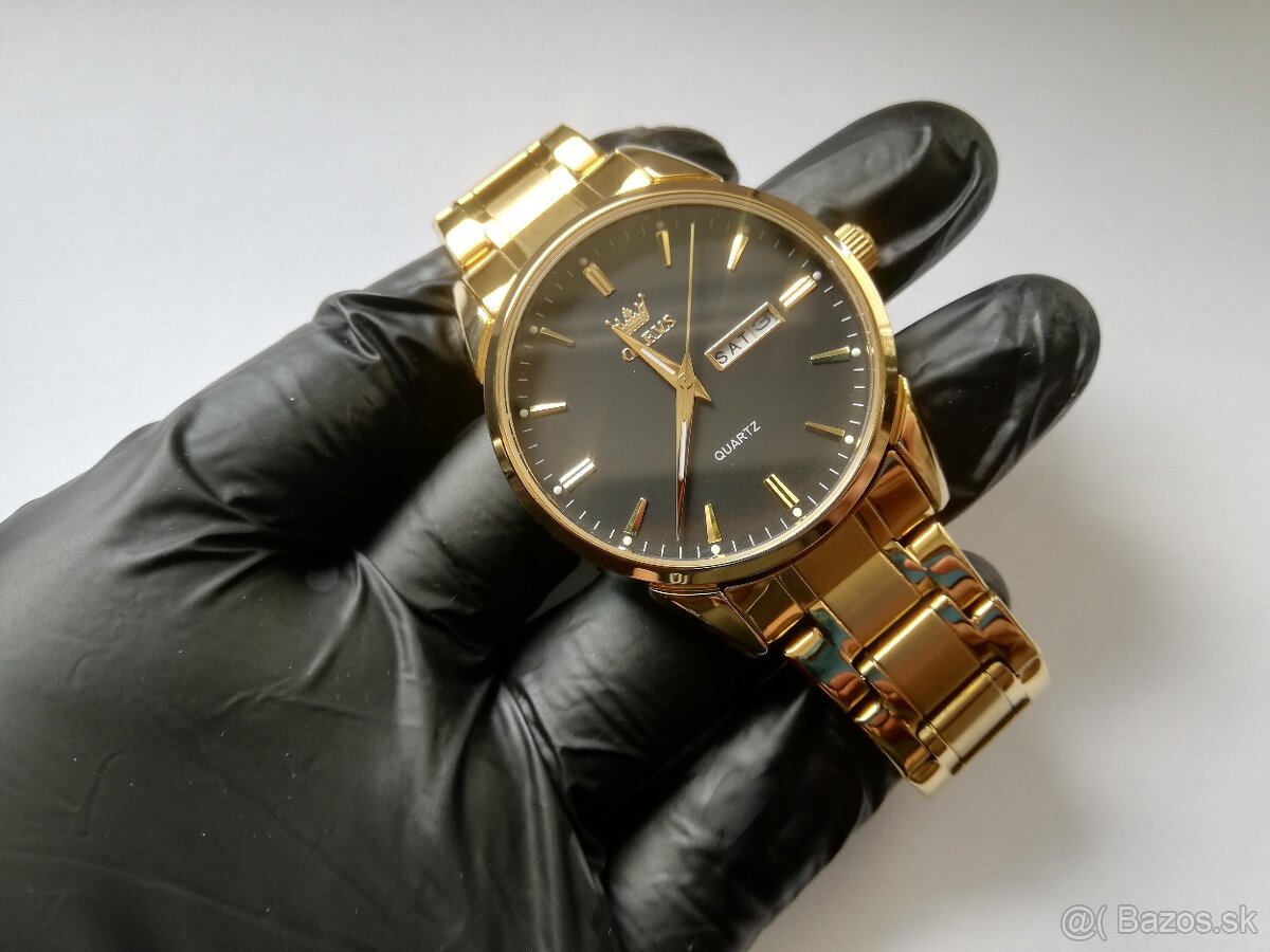 Luxus za máličko Zlaté / čierne hodinky