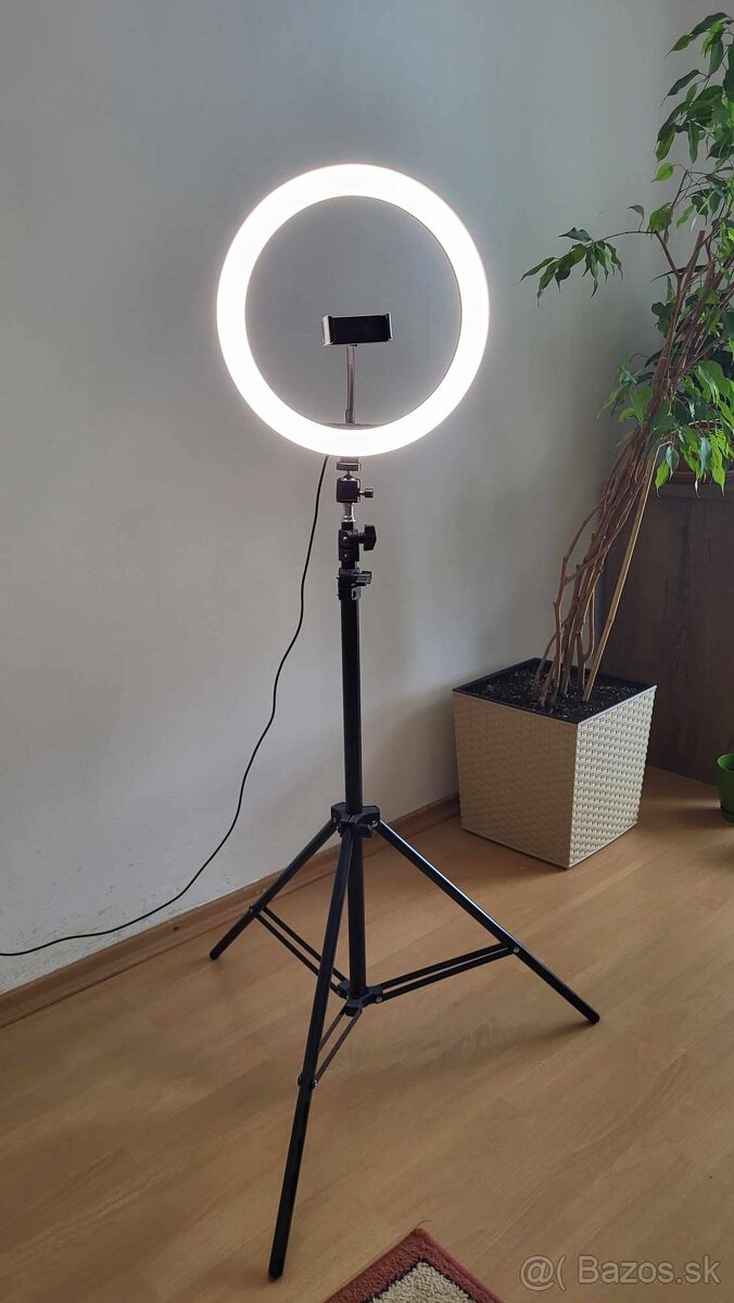 Kruhové LED Svetlo Connect IT Selfie 12"+ statív 2,1m