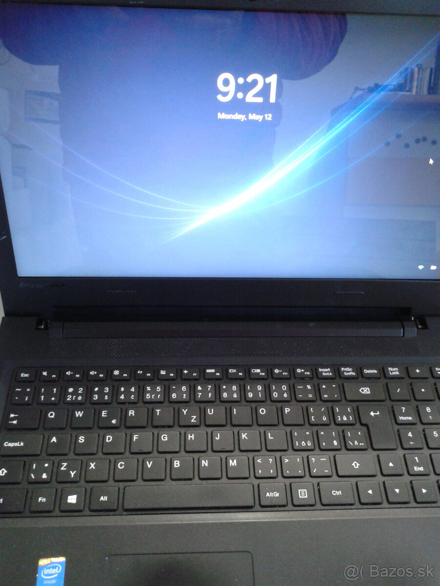pentium notebook virtualne 4jadro win11 pro+novy 256mb ssd