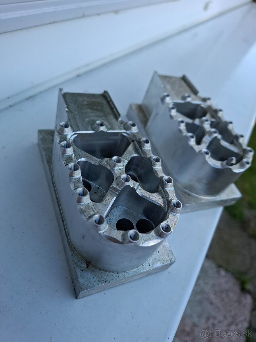 Predam stúpačky na motocykel