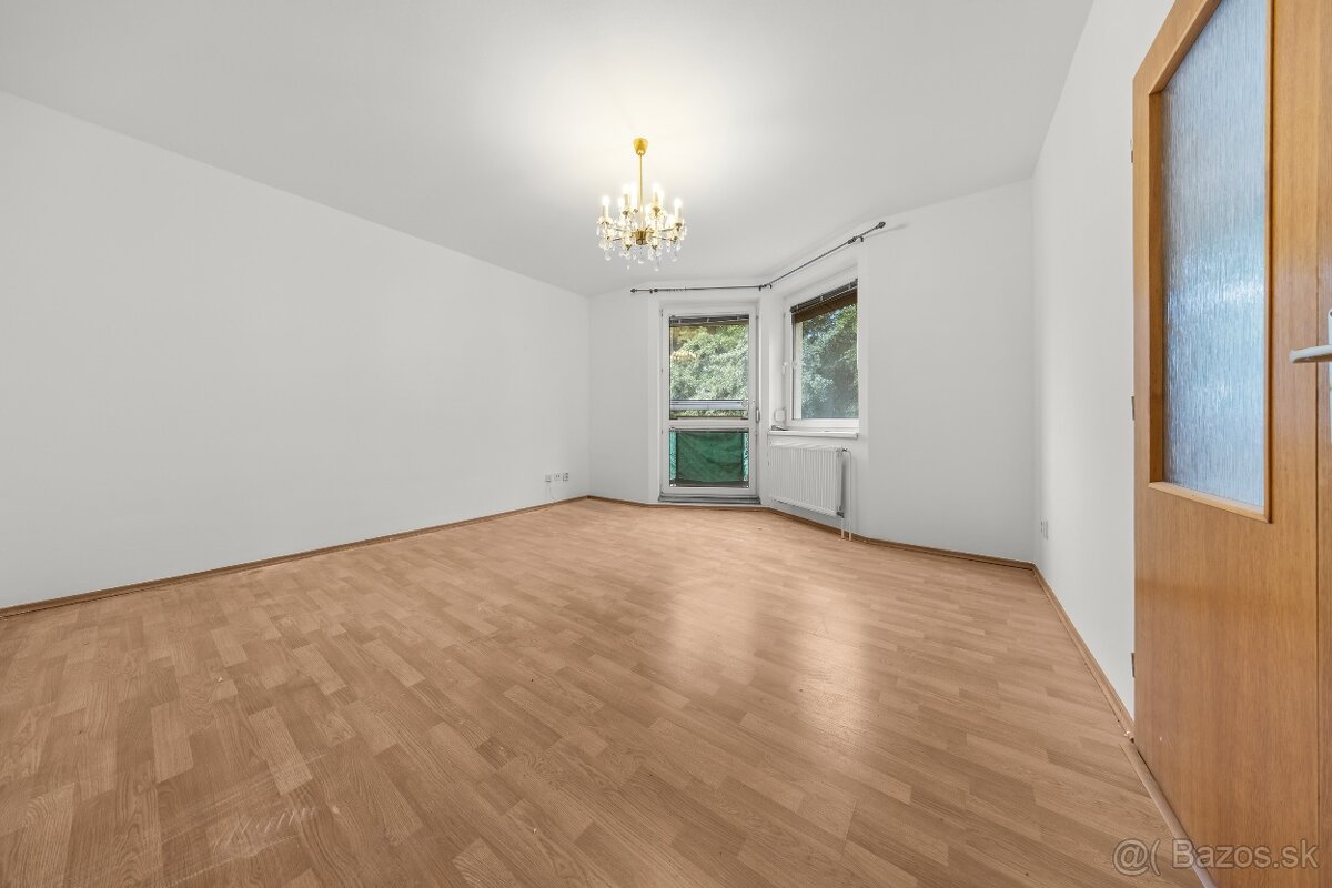 VEĽKOMETRÁŽNY 3-IZBOVÝ BYT (93 M²) S DVOMA BALKÓNMI, STUPAVA