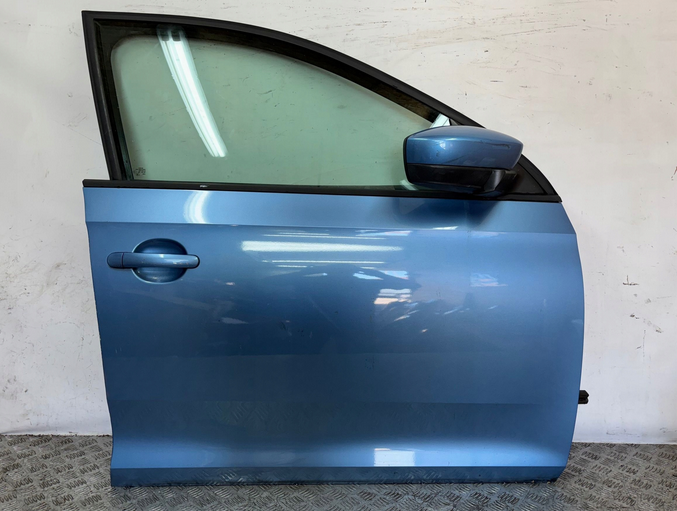 Škoda Rapid 2012- pravé predné dvere
