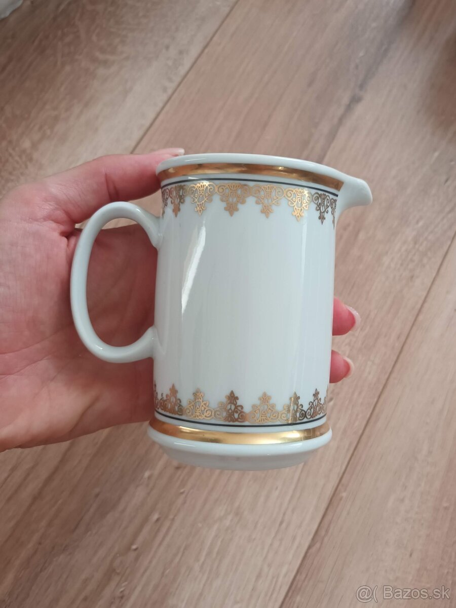 Porcelánová retro mliekovka