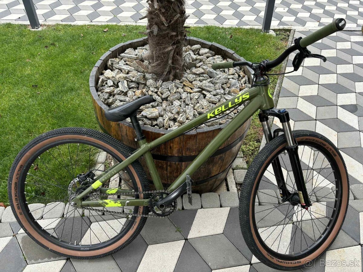 Kellys Whip 30 dirt