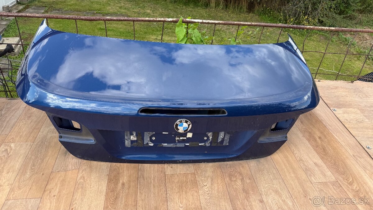 bmw e93 nahradné diely kufor 93