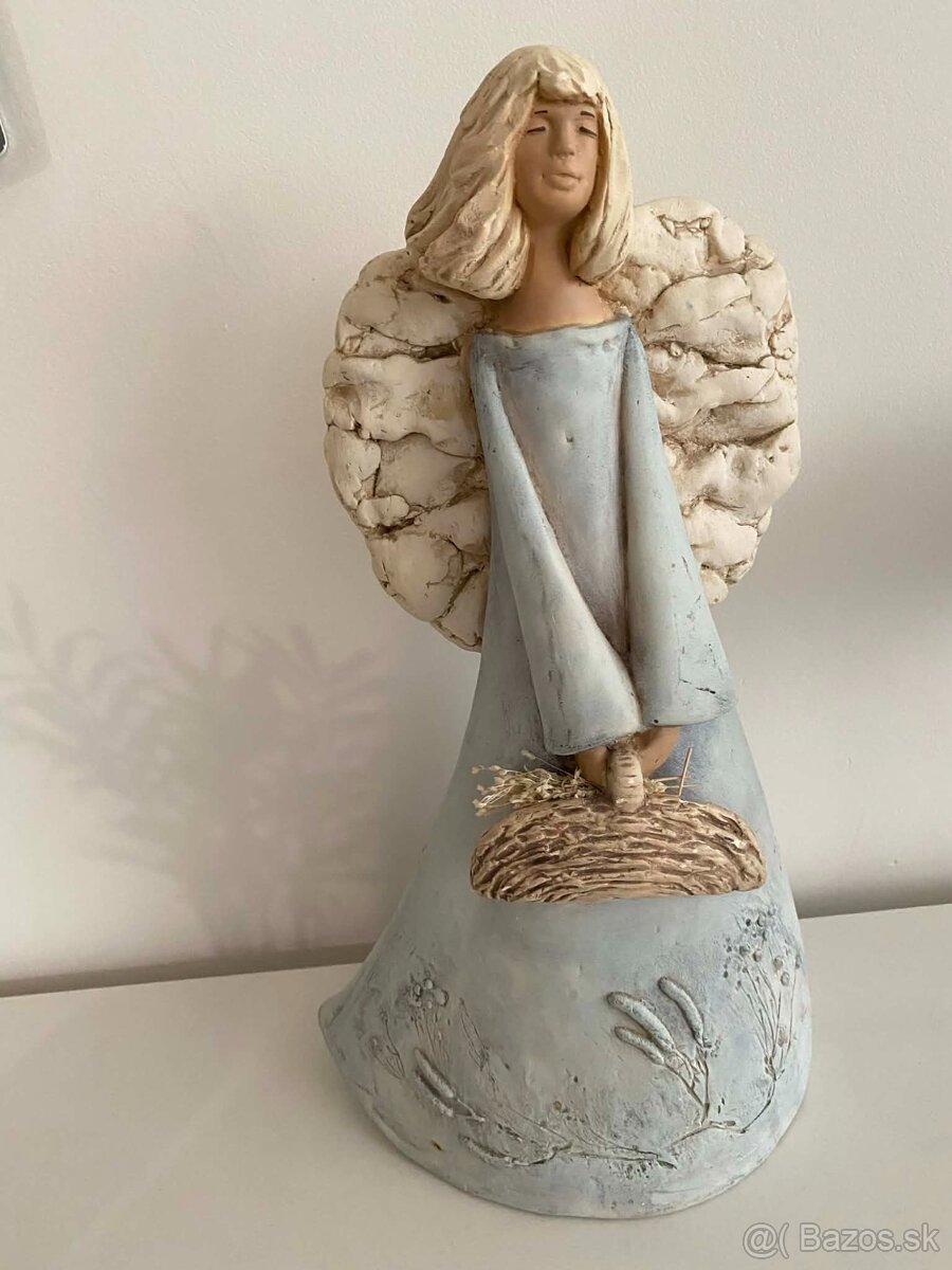 Anjel keramicka socha figurina