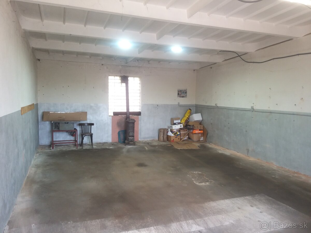 Predam Garaz 57m2 z elektrikou k dispozicii voda aj Wc