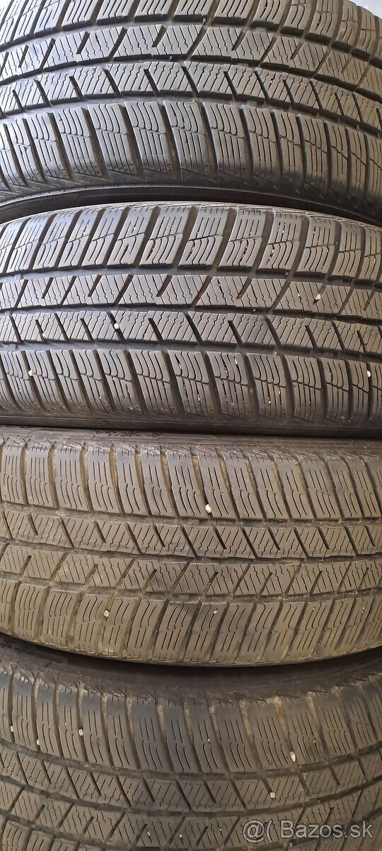 Predám 4ks jazdené zimné 205/55r16-91H Barum