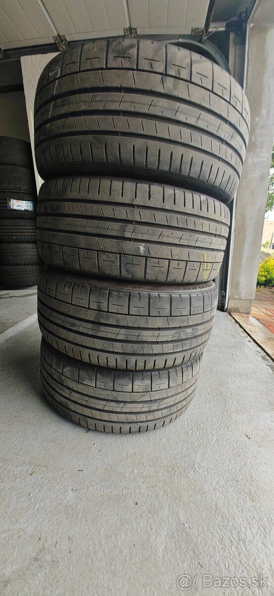 Pirelli P Zero 235/35R19