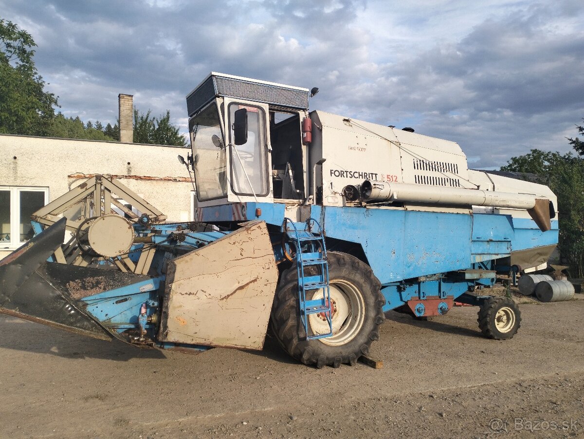 Kombajn E512