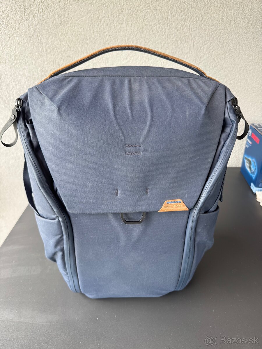 Peak desing everyday backpack 30L
