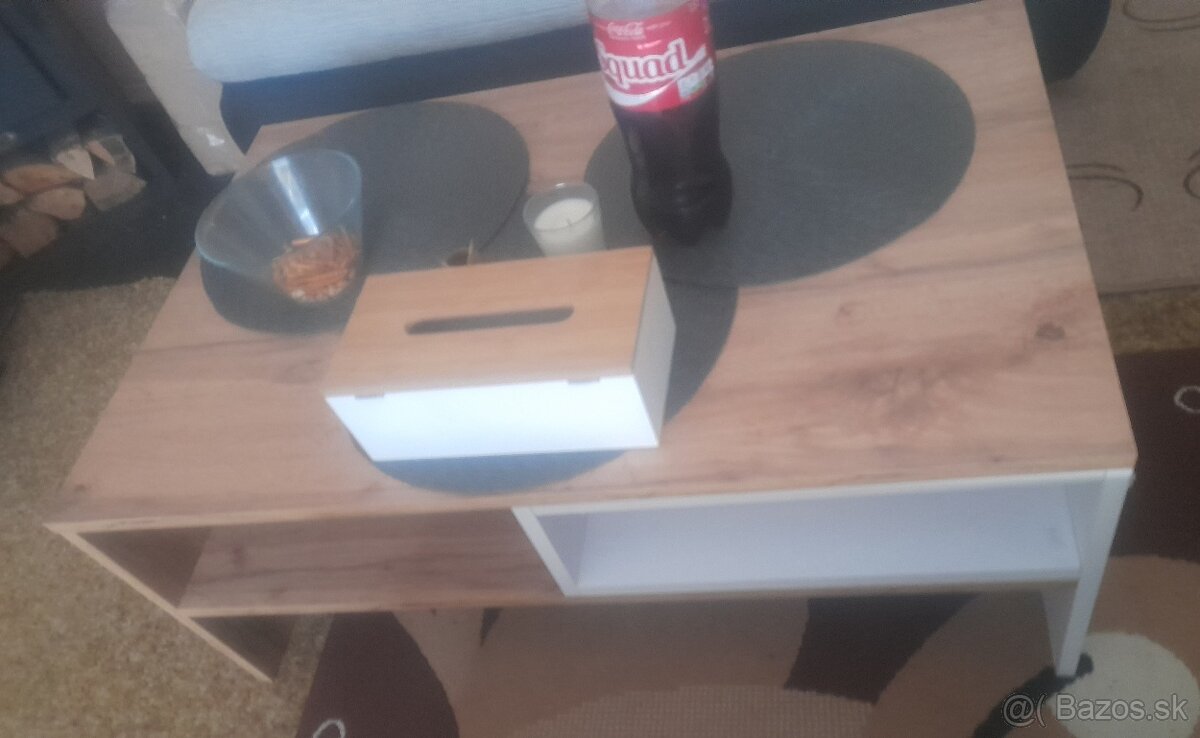 Konferenčny stolik
