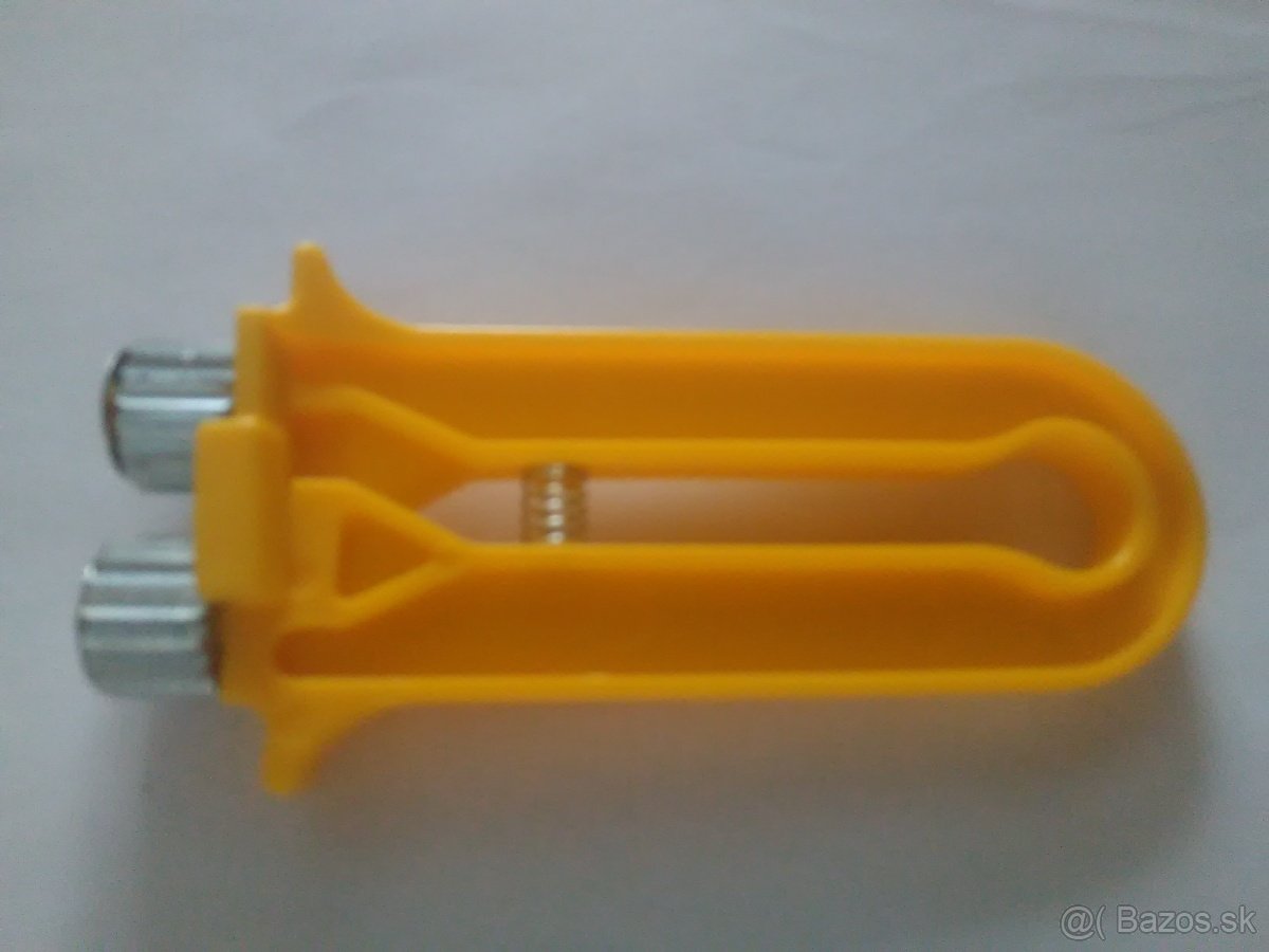 VČELY: Predám napínač drôtika kov+plast