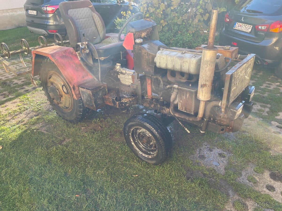 Predám malotraktor domácej výroby s príslušenstvom