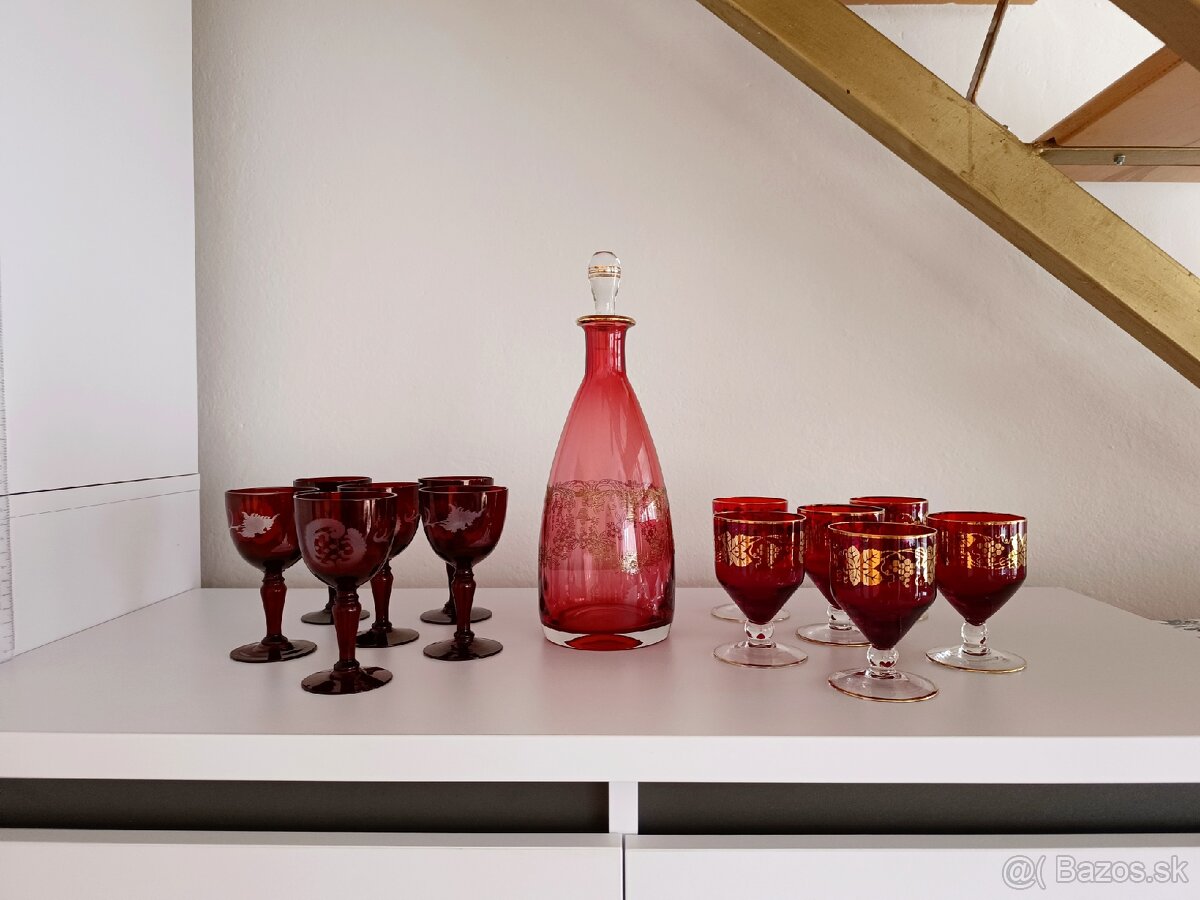 Sada fľaša a poháriky, starožitnosti