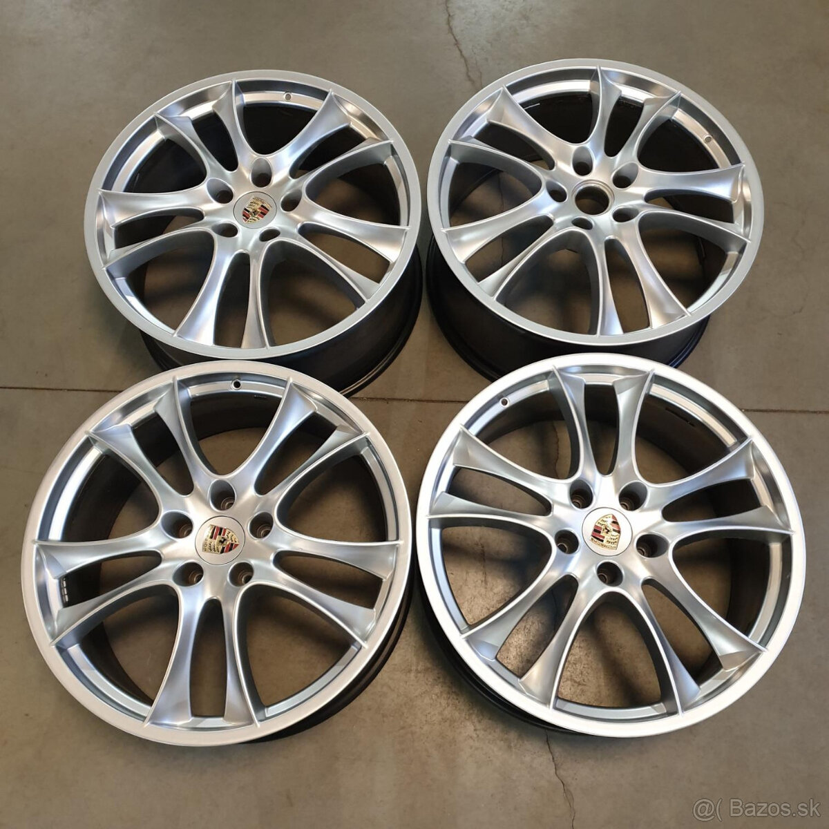 Hliníkové disky 5x130 R22 10J ET60