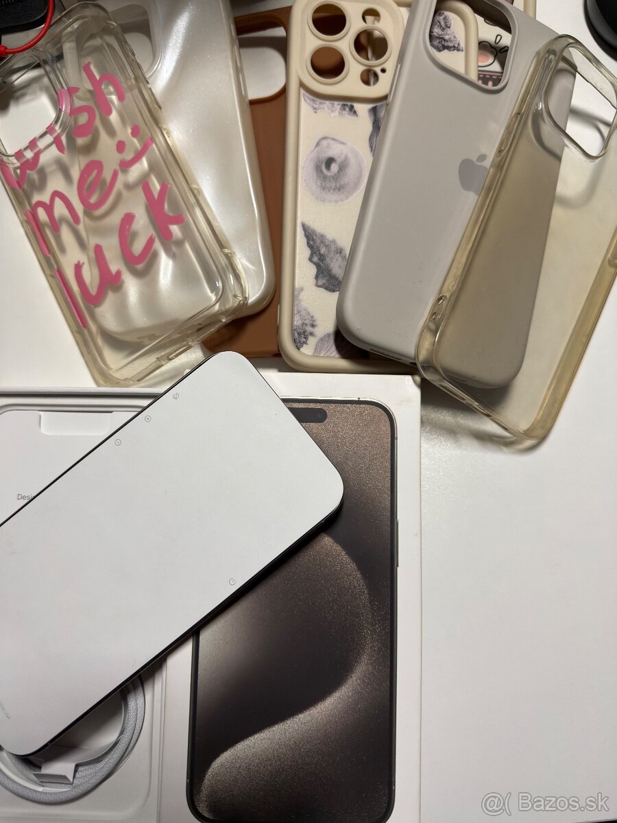 Predám iPhone 15 Pro Max 256 GB Natural Titanium - Top Stav