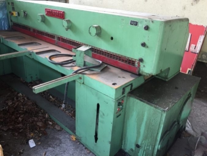 MM5/2500 tabulové nůžky, vyráběné v roce 1980