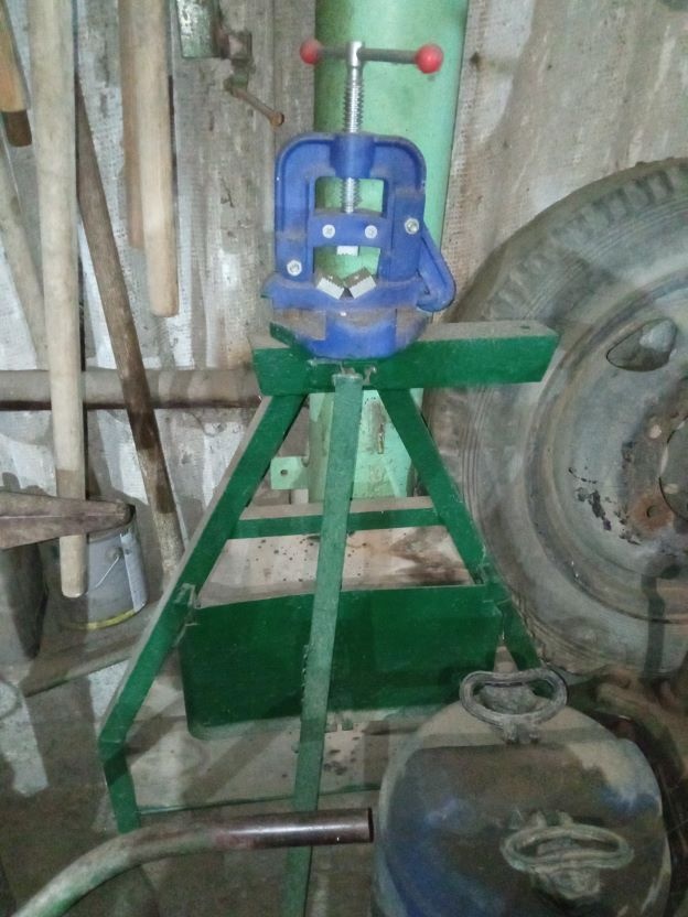 Predám vodárenský zverák