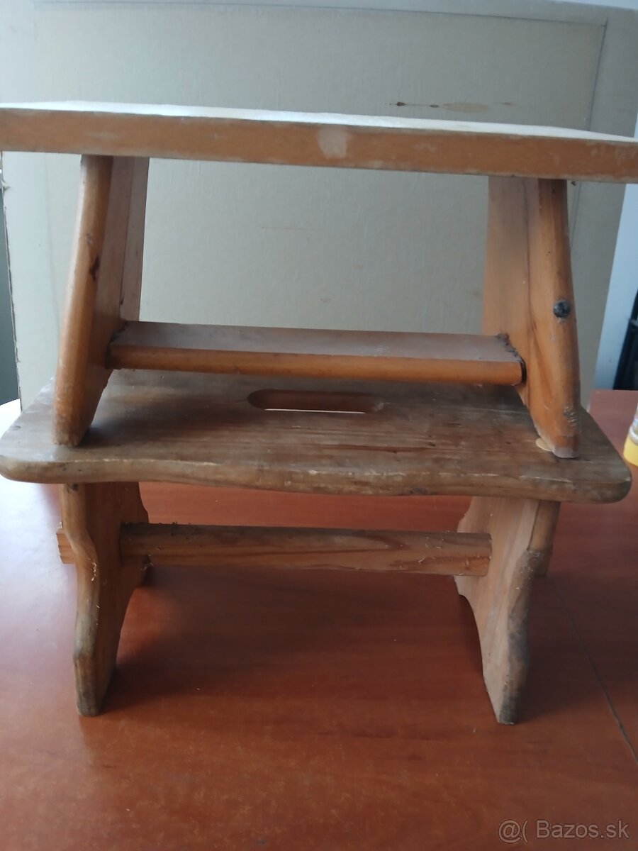 Drevene stoličky