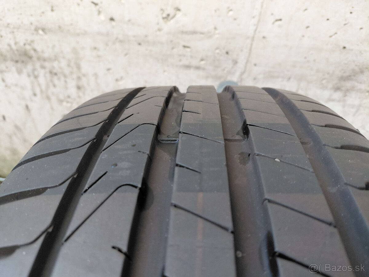 1ks Pirelli 225/40R19