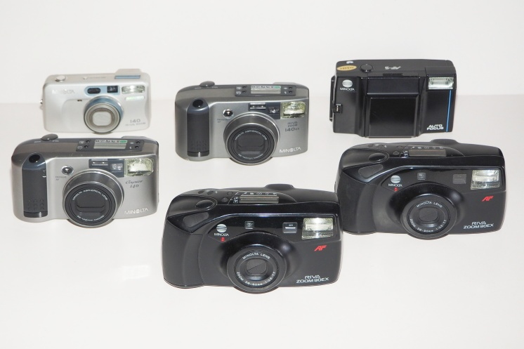 Kinofilmové fotoaparáty.
