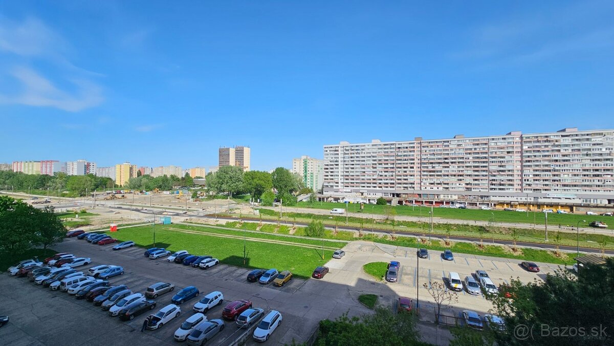 1 izbový byt v Bratislave - Petržálke, 36m2, čiastočná rekon