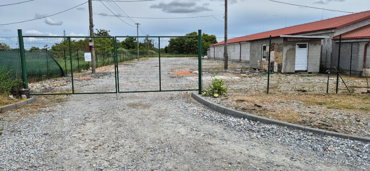 Na prenájom spevnená plocha 1 320m² v Nových Zámkoch