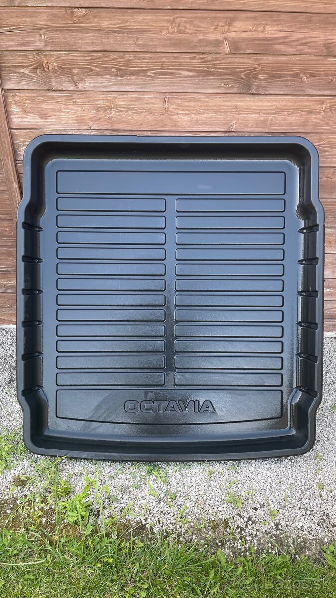 Plastova vana do batozinoveho priestoru pre Skoda Octavia 3