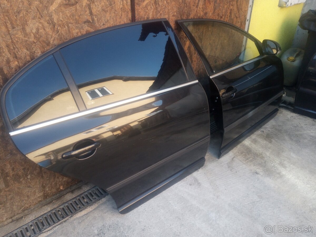 ŠKODA. SUPERB 1 DVERE