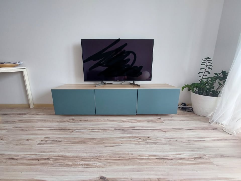 Skrinka pod TV Ikea Besta