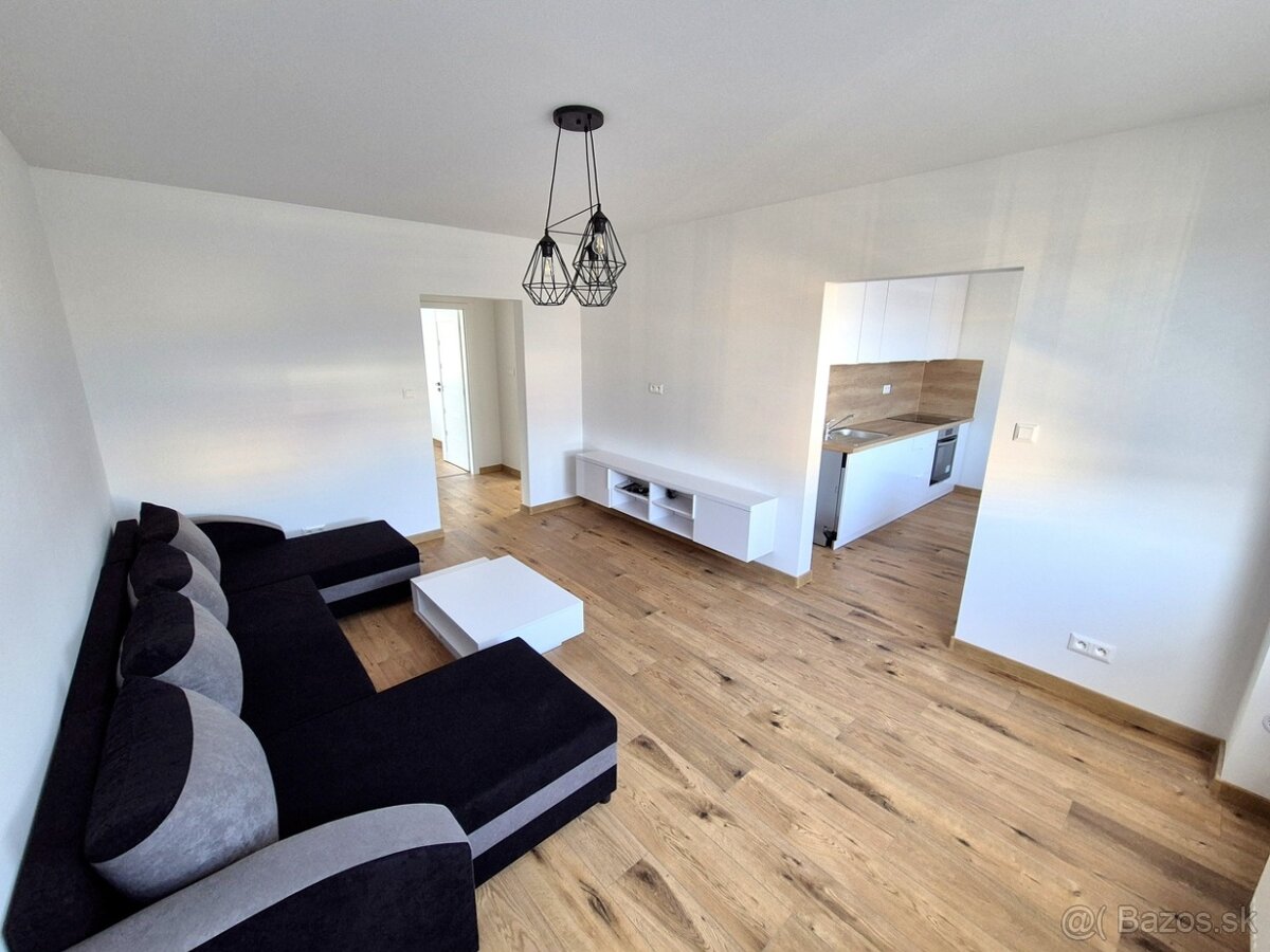 2-izbový byt s balkónom / 61 m2 / - Bytča