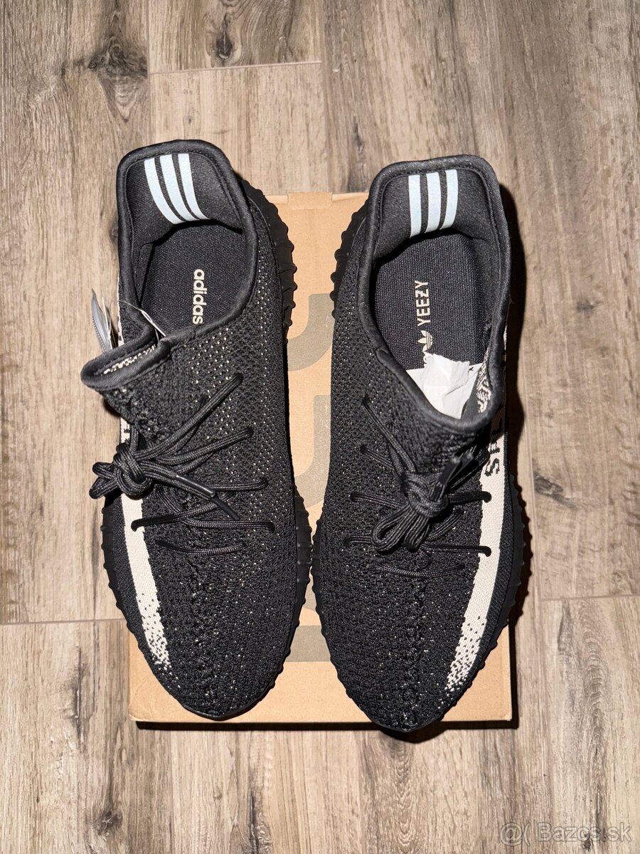 Yeezy 350 oreo