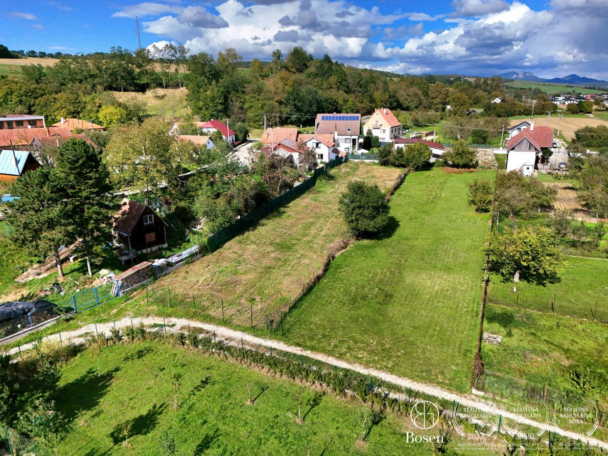 BOSEN | Na predaj stavebný pozemok 1509 m2 - Skalka nad Váho