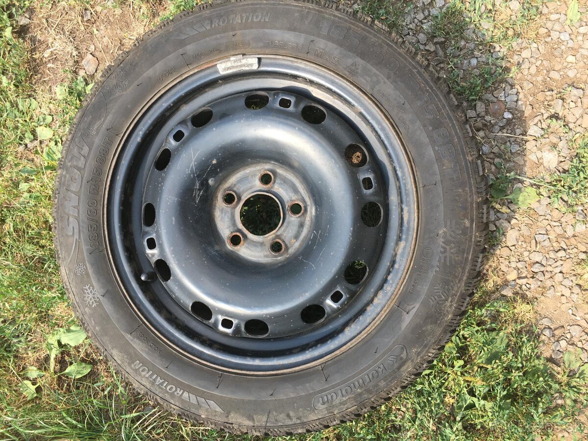 Plechové disky R15 s gumami Kormoránov Snow 185/60R15