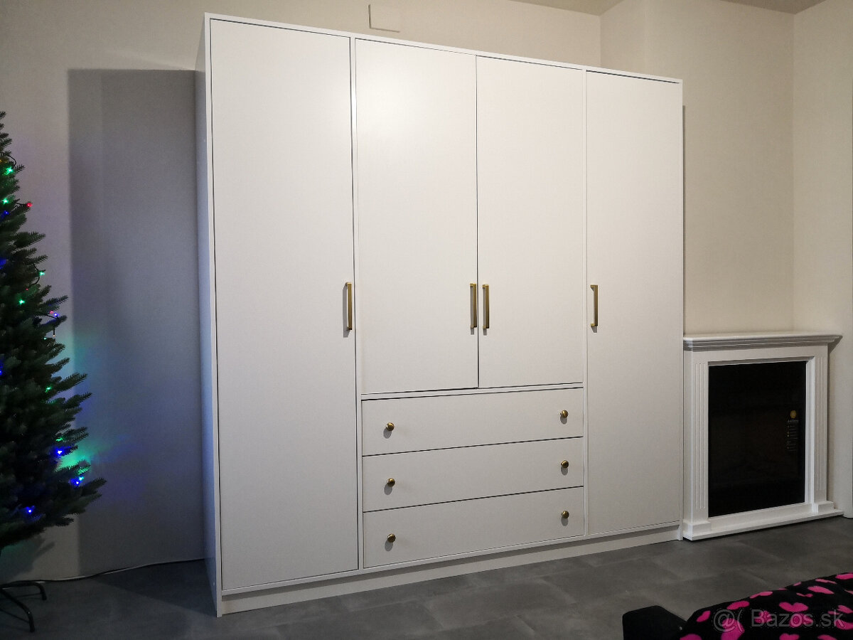 Skriňa Bali D4 Retro biela nová