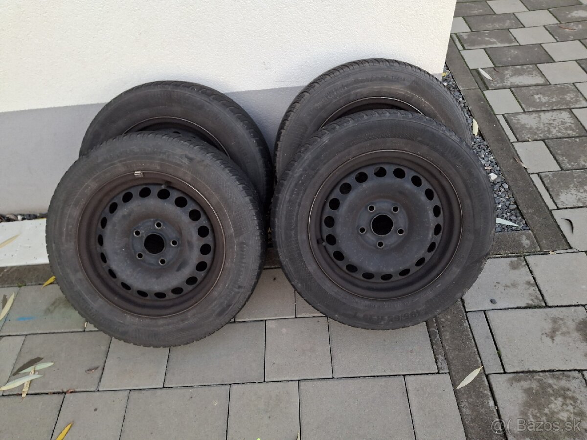 Predám komplet sadu zimných pneumatík 195/65/15T