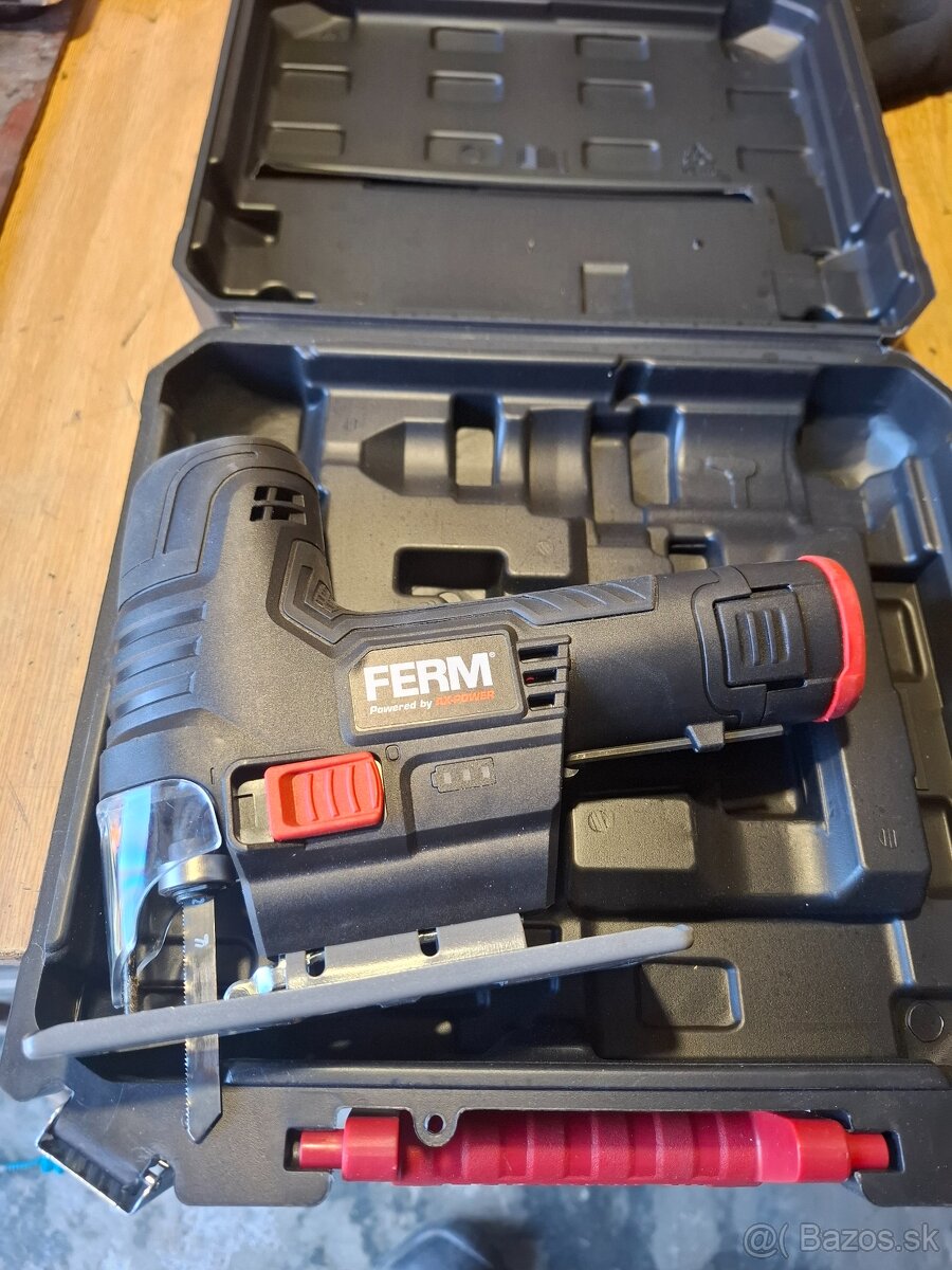 Aku priamočiara píla, kmitka ferm