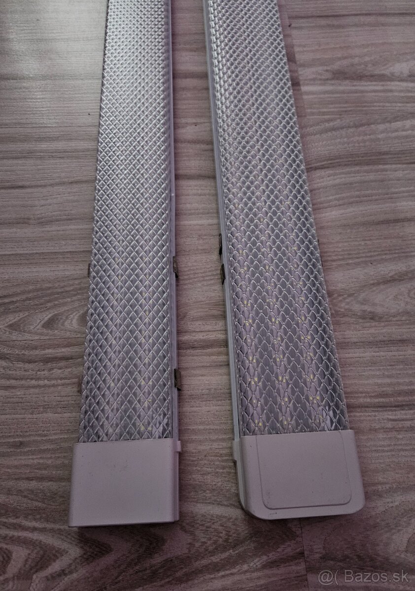 Led svetla 120cm priesvitne