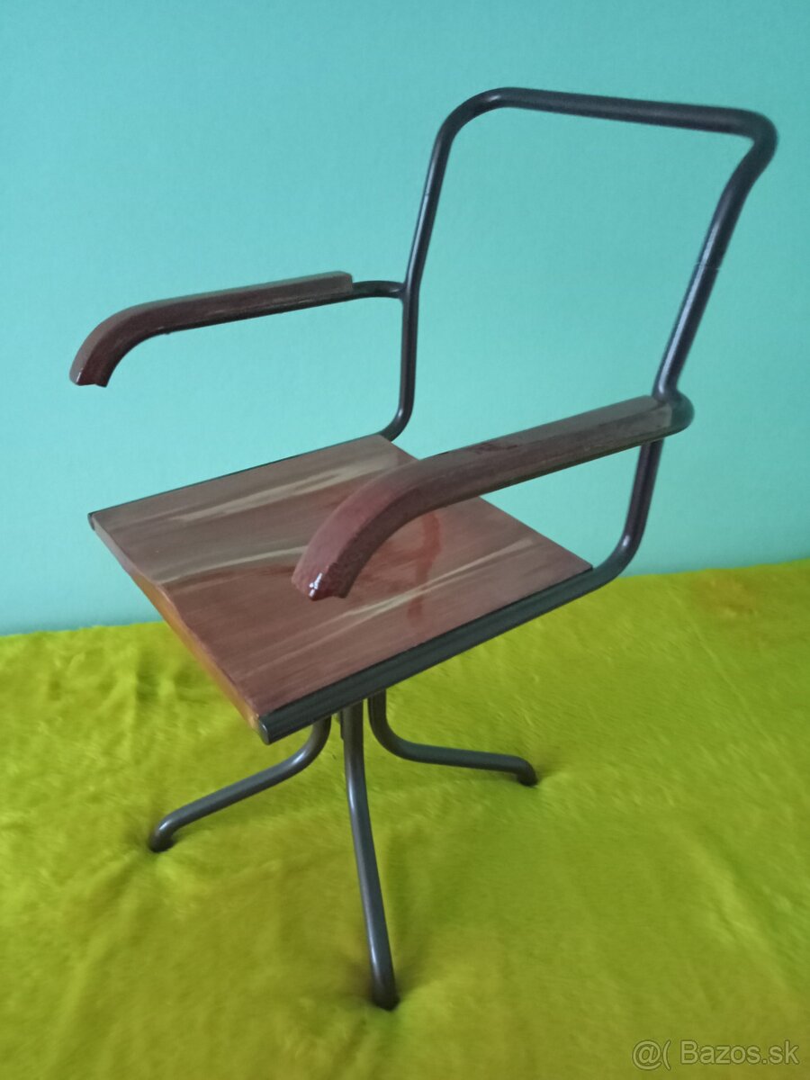 Otáčacia stolička