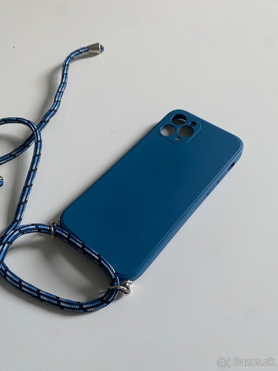 Iphone 11 case so snurkou na krk