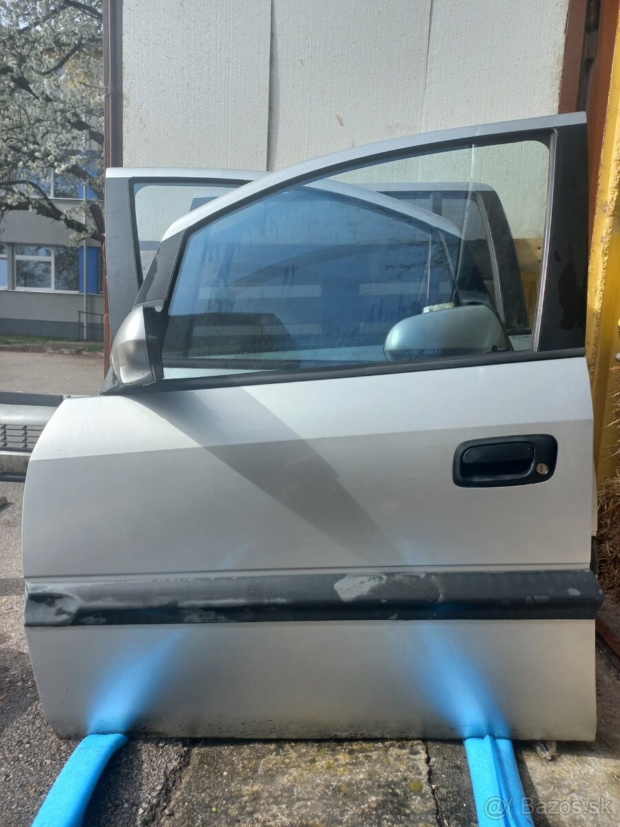 Predám náhradné diely na Opel Zafira