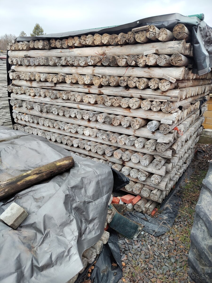 Predám drevené stĺpiky.