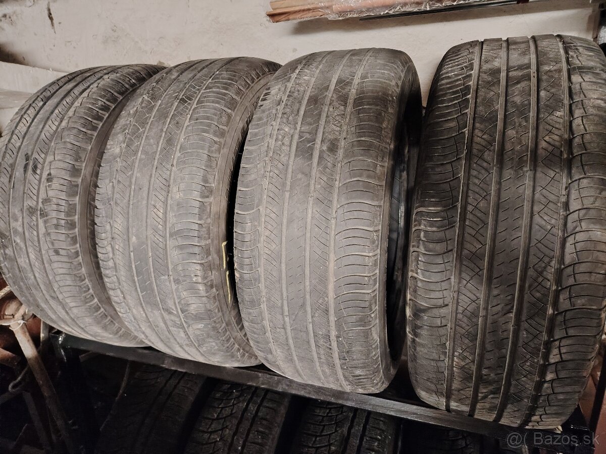 235 /55 r17 celoročne