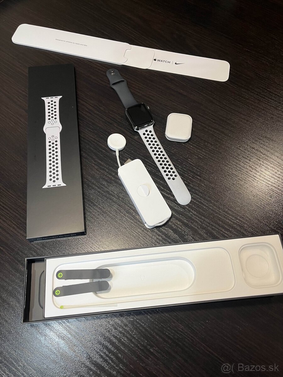  Apple Watch 7 45mm Stainless Steel - GPS + Cellular 